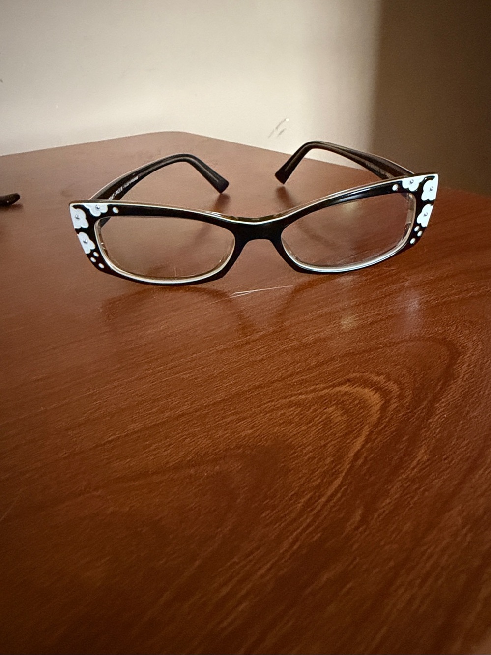 Black Cat-Eye Women's Reading Glasses with Polished Stud Detail